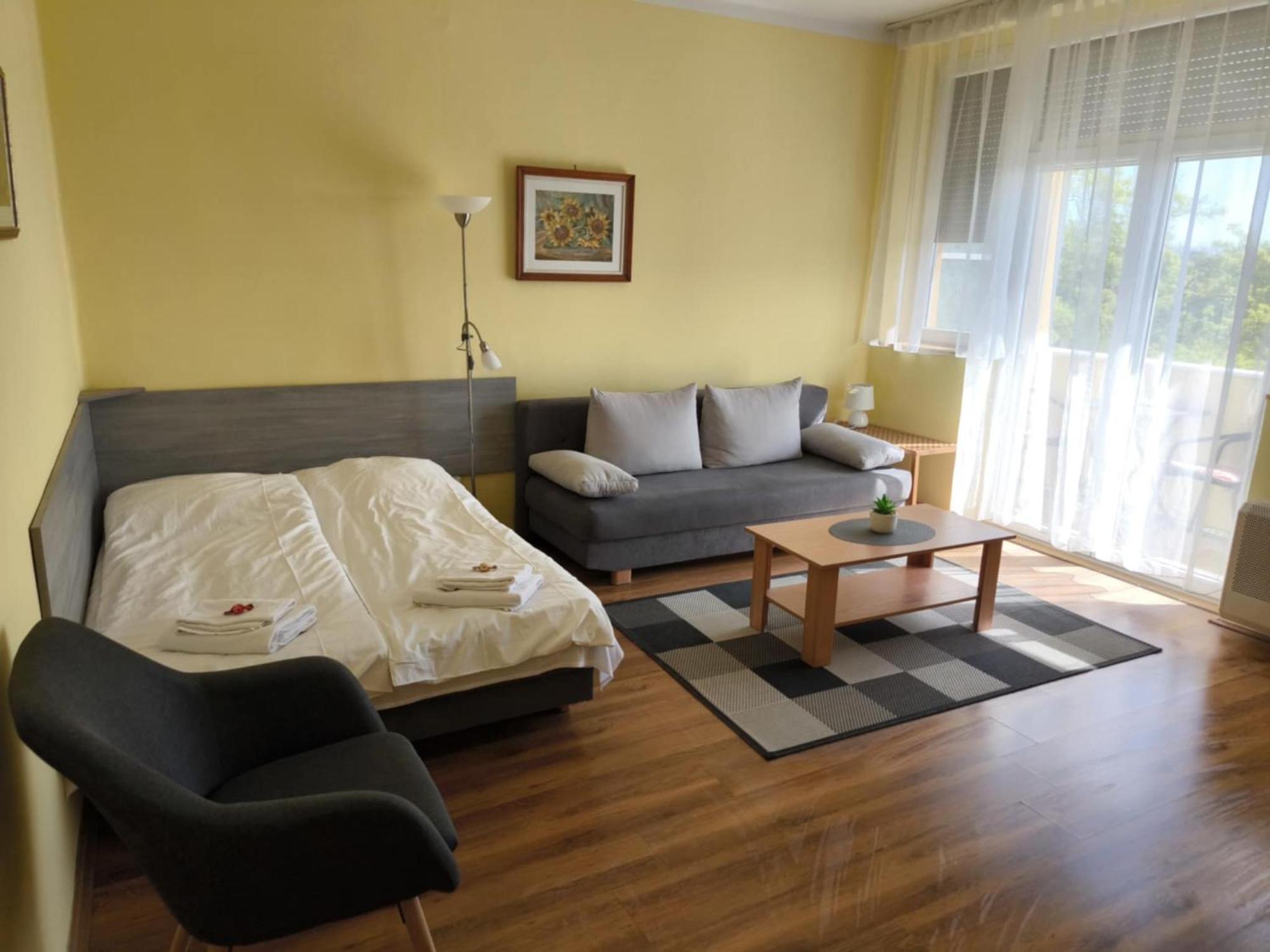 באלאטונפורד Szeki Apartman מראה חיצוני תמונה